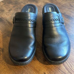 Clarks clog